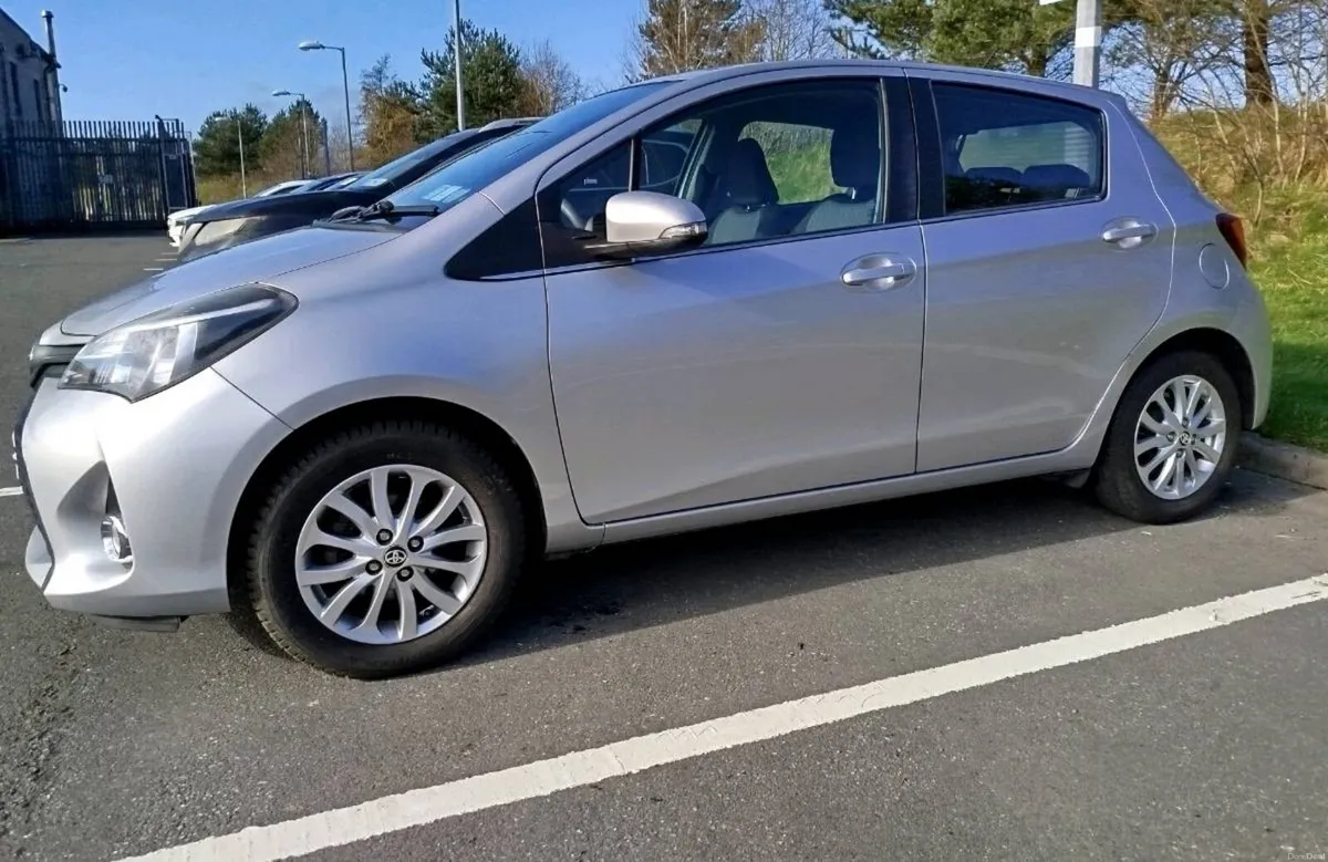 2015 Toyota Yaris Sol 1.0 VVTI 5door - Image 4