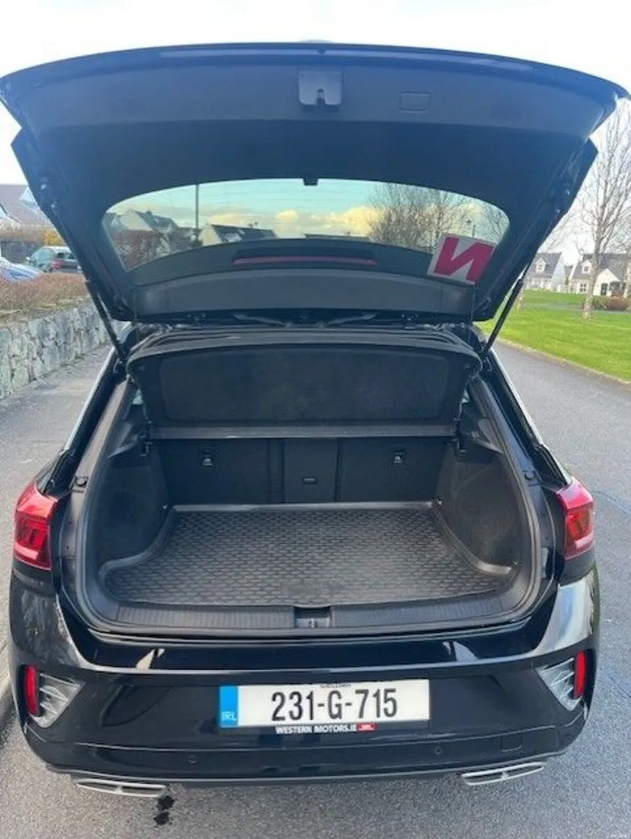 Volkswagen T-Roc 2023 - Image 3