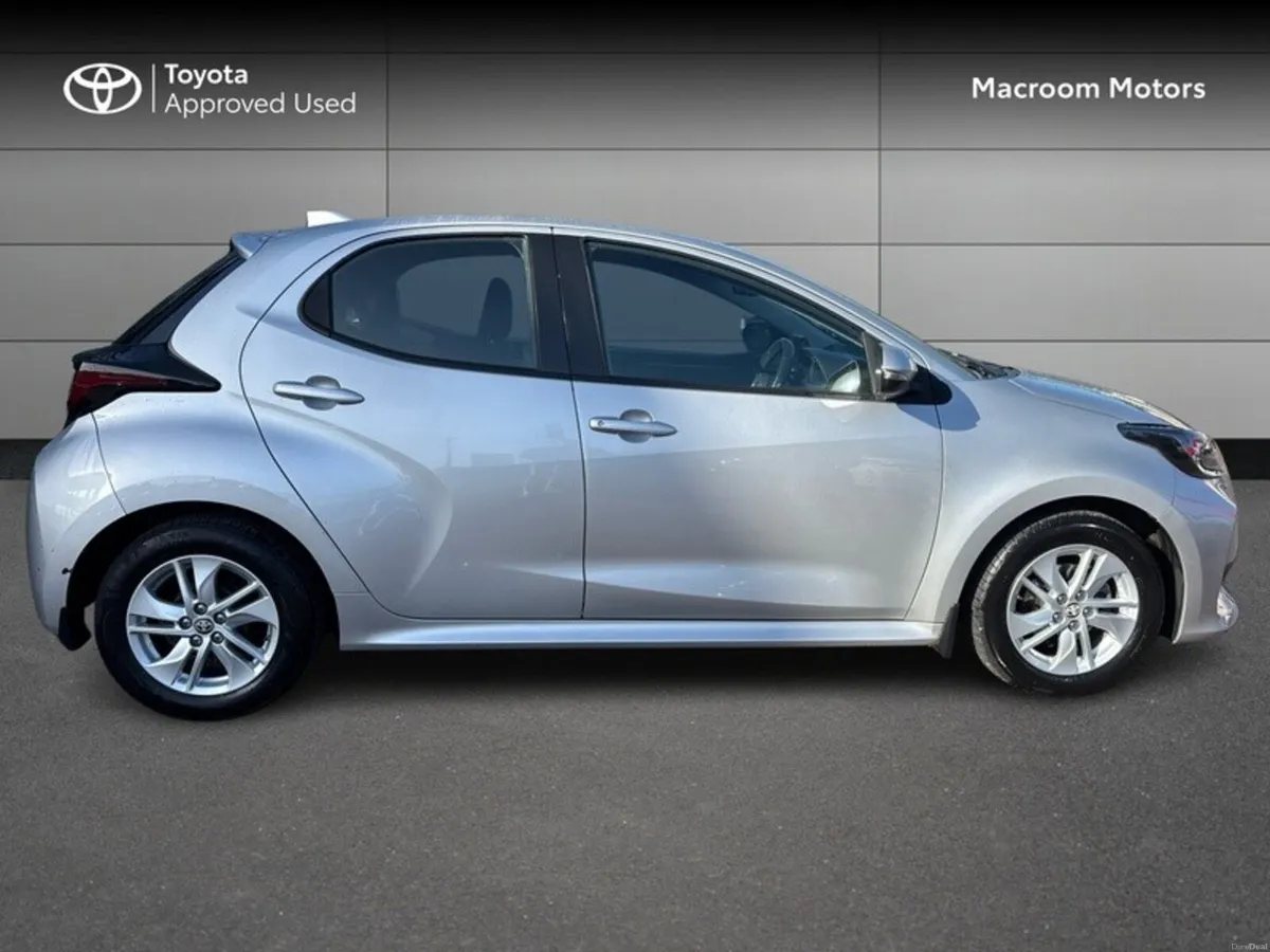 Toyota Yaris 1.0 LUNA 4DR - Image 3