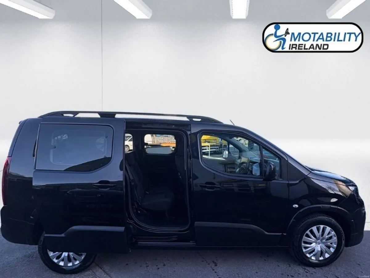 Peugeot Rifter Wheelchair Accessible - Image 4