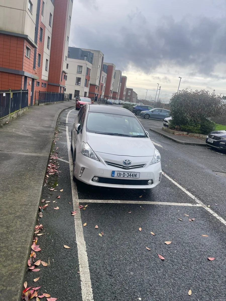 Toyota prius seven seater for quick sale - Image 2