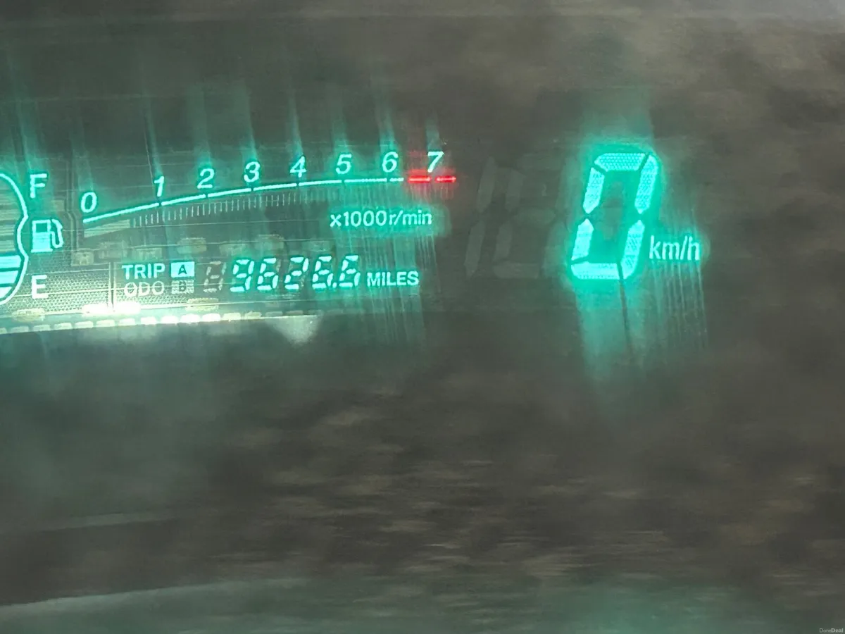 Toyota Yaris 1999 - Image 2