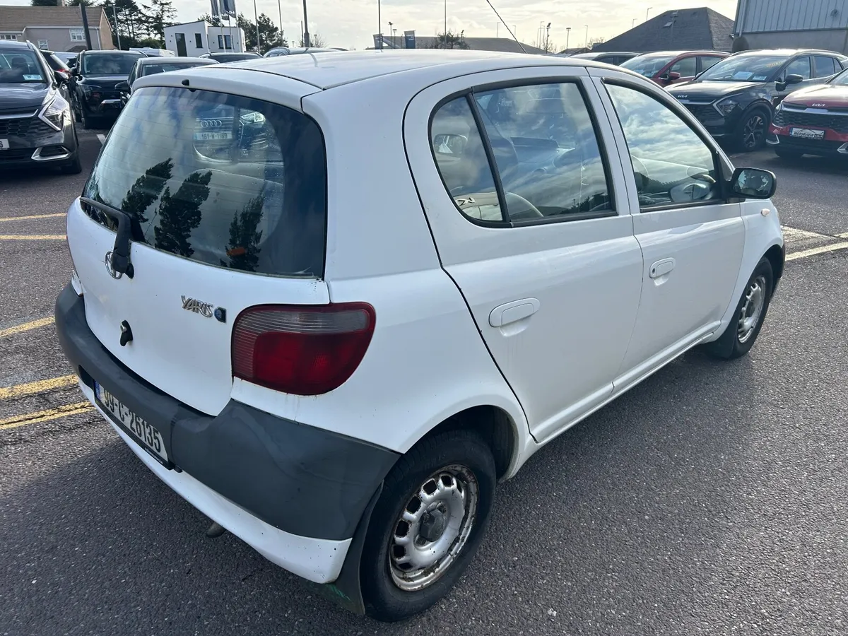 Toyota Yaris 1999 - Image 4