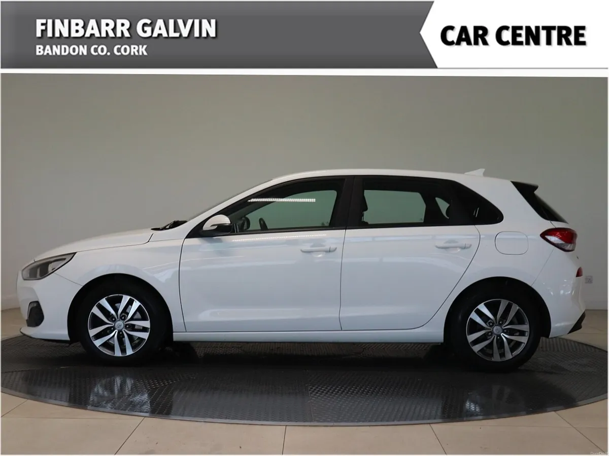 Hyundai i30  Deluxe - Image 3