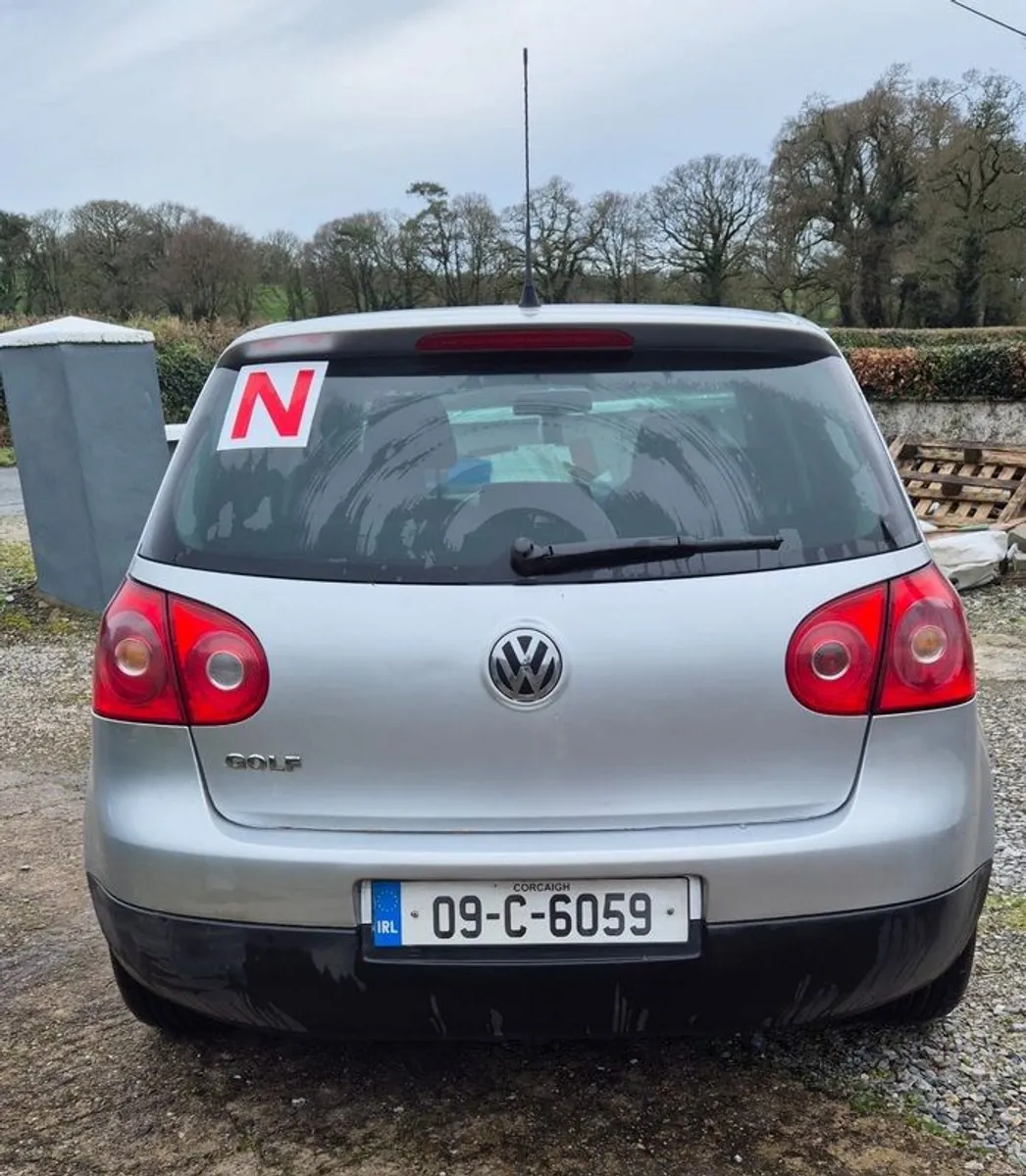 2009 Volkswagen Golf - Image 4