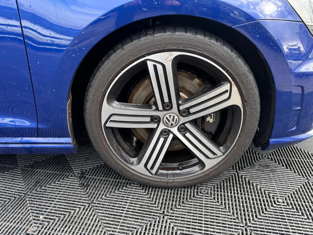 Volkswagen Golf GOLF R 2.0 TSI AUTOMATIC 300BHP - Image 3