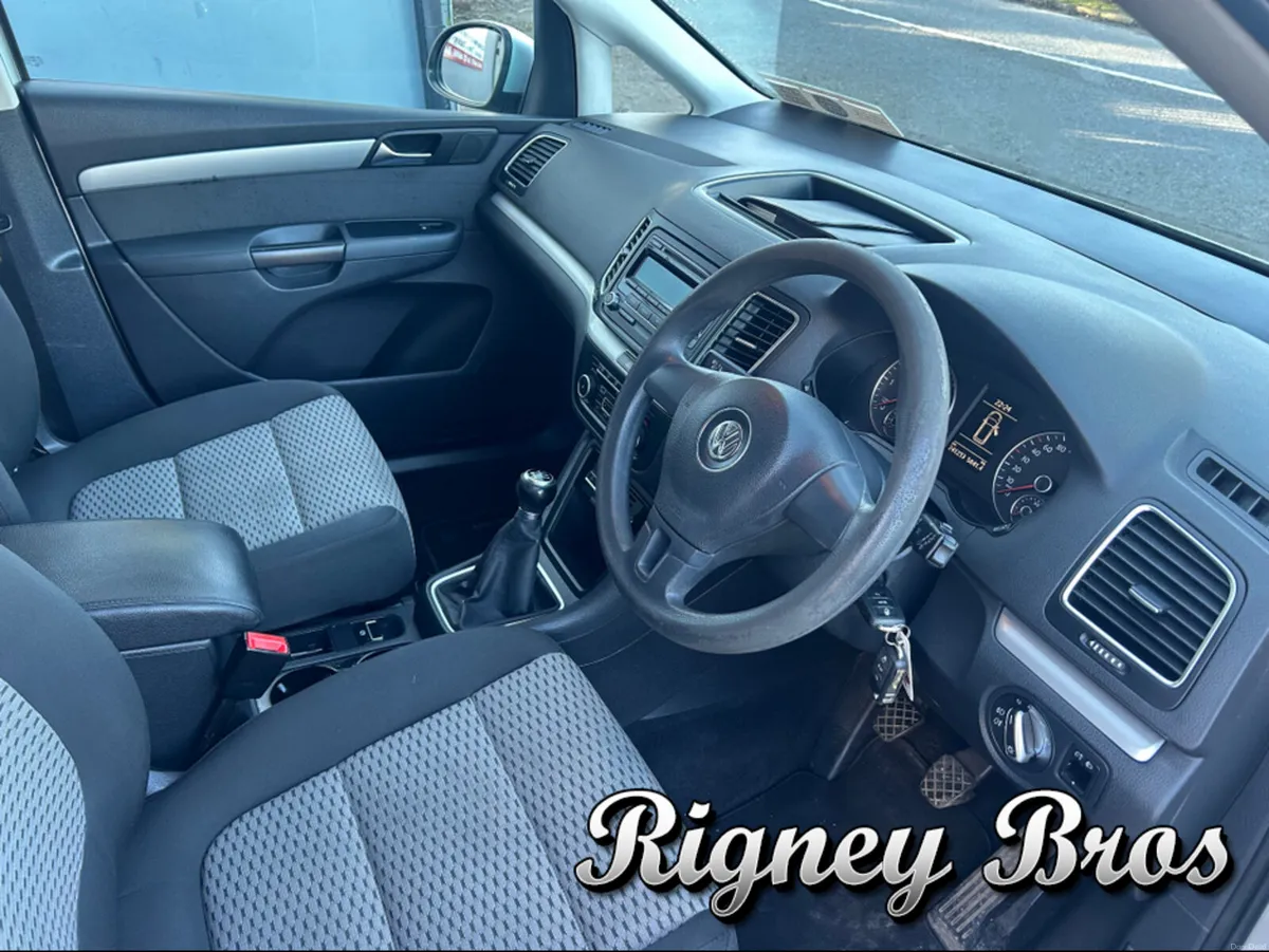 Volkswagen Sharan TRENDLINE 2.0 TDI MANUAL 6SPEED - Image 6