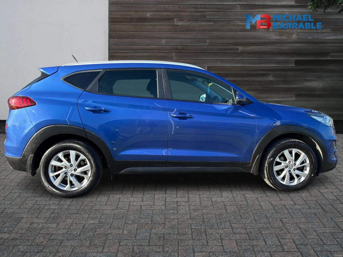 Hyundai Tucson Comfort Plus Manual Diesel - Image 4