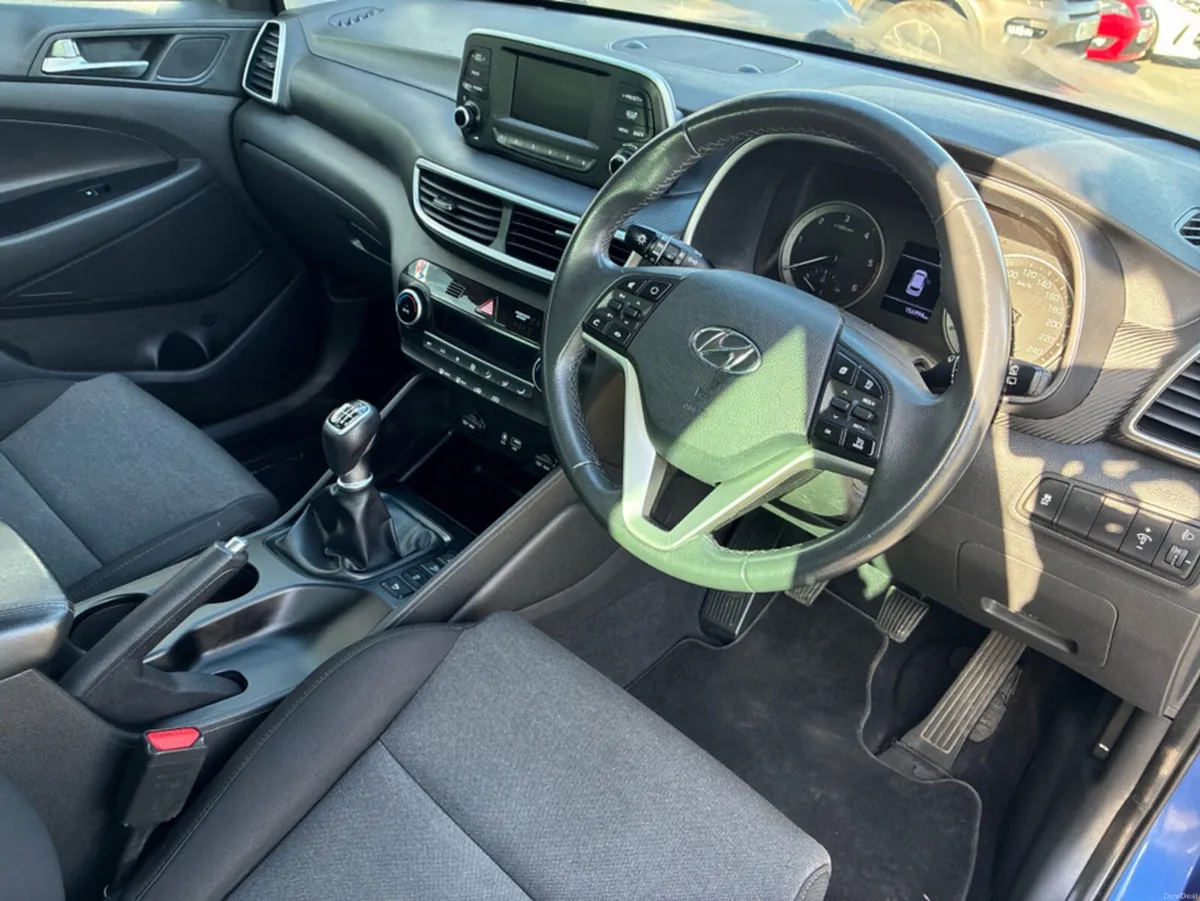 Hyundai Tucson Comfort Plus Manual Diesel - Image 6