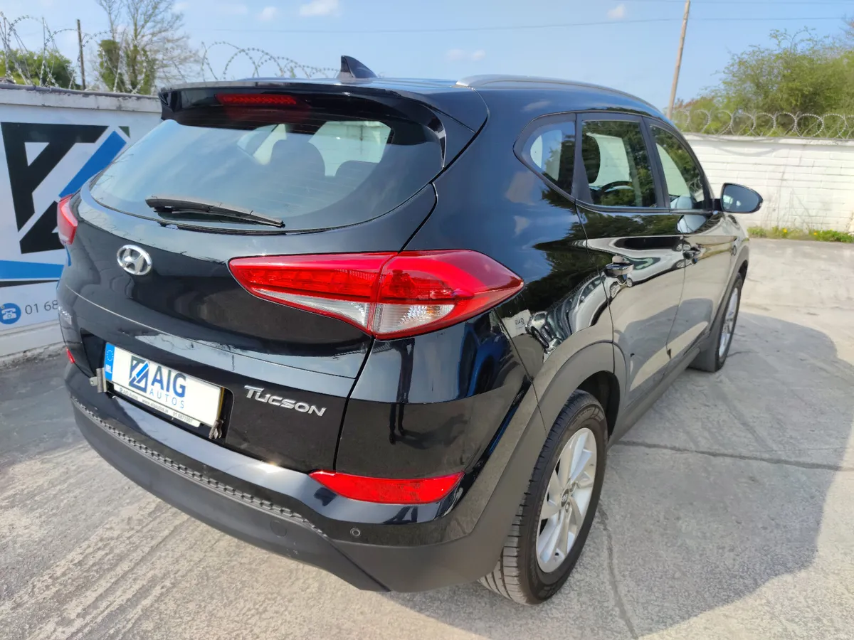 182 HYUNDAI TUCSON 1.7 SE - Image 4