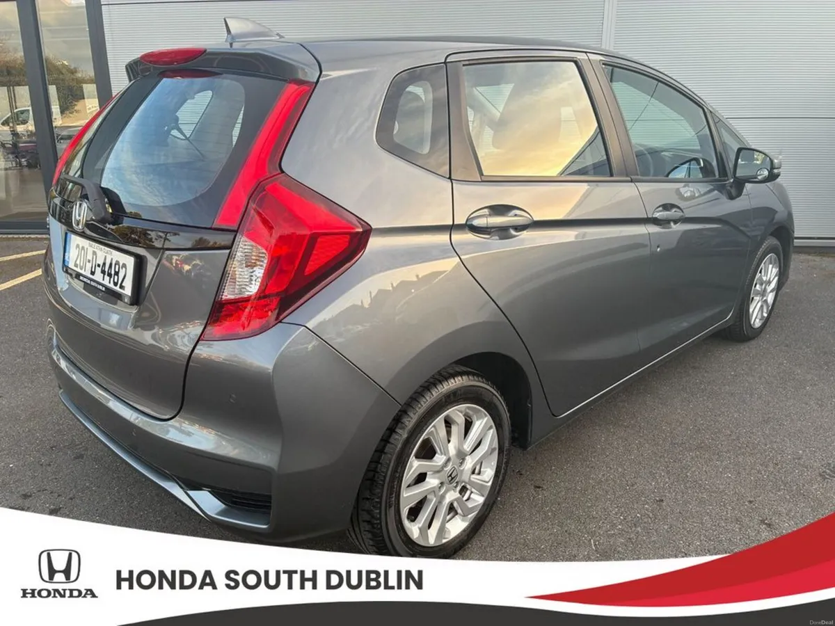 Honda Jazz 1.3 i-VTEC Petrol , Automatic , 18000Km - Image 4