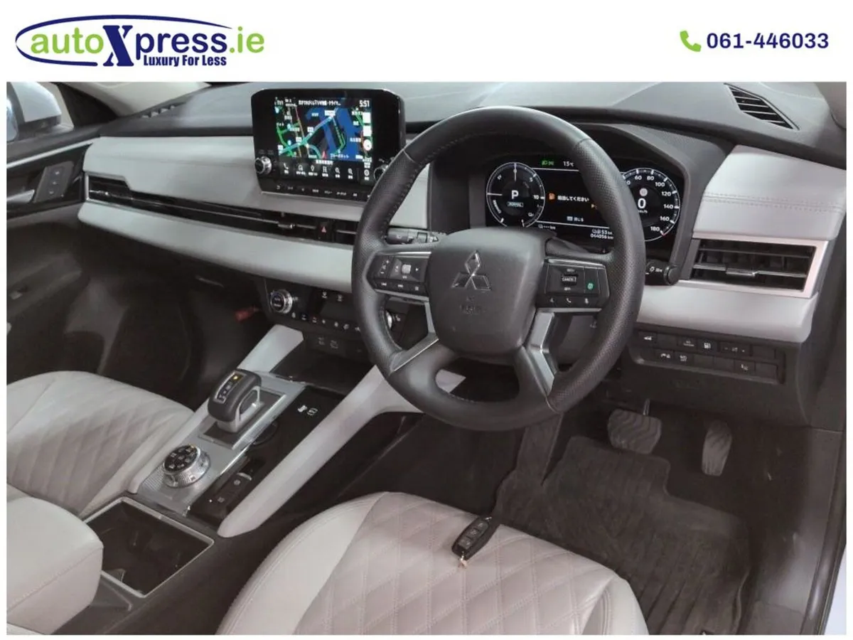 Mitsubishi Outlander 7 seats, PHEV 4WD, Low mileag - Image 2