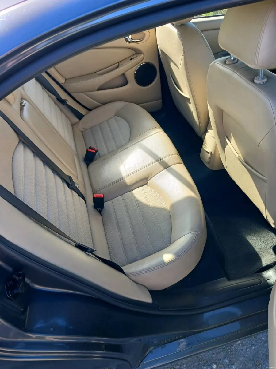 Jaguar X Type - Image 4