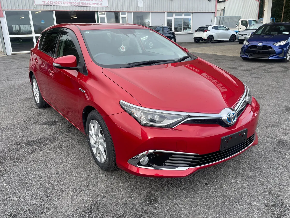 Toyota Auris 2017-1 - Image 1