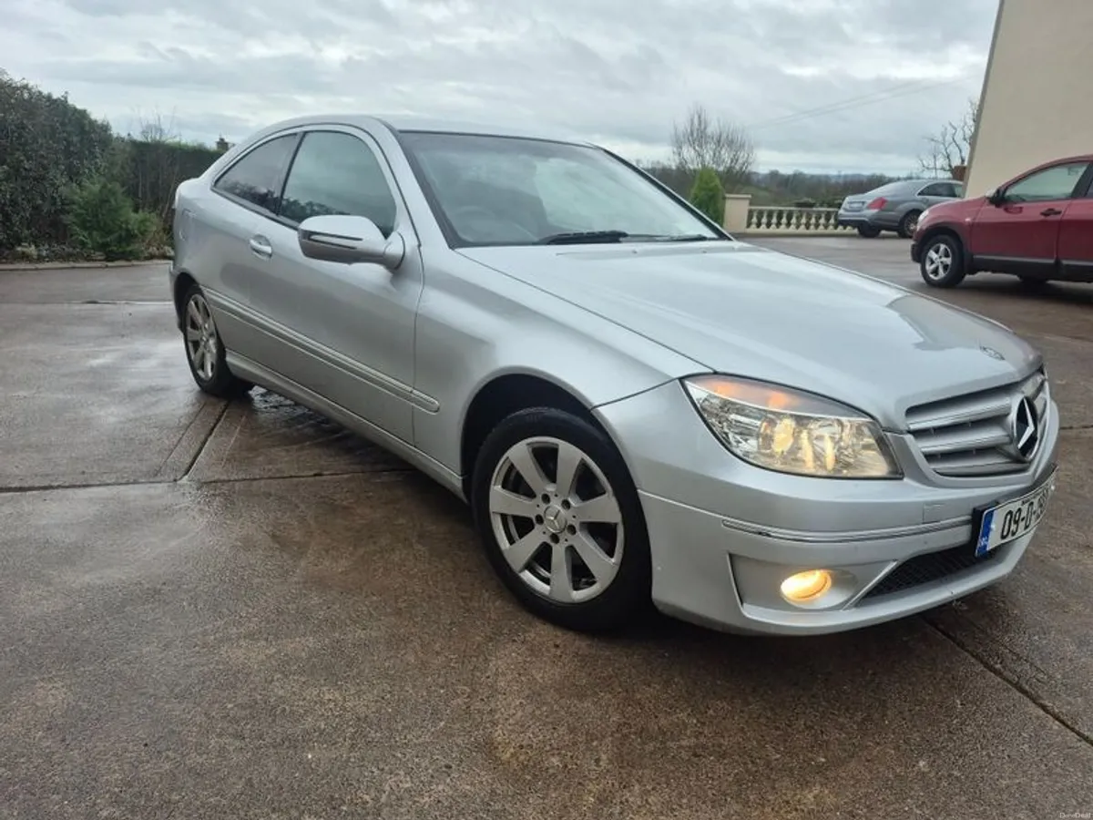 2009 Mercedes-benz C-class  ( 2500e) - Image 3