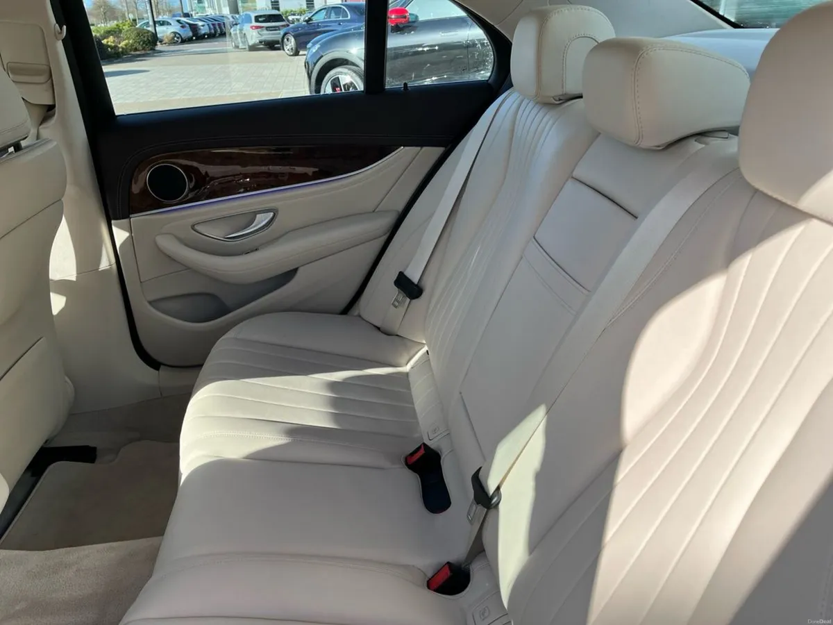 Mercedes-Benz E-Class E 200D Exclusive Line Saloon - Image 4