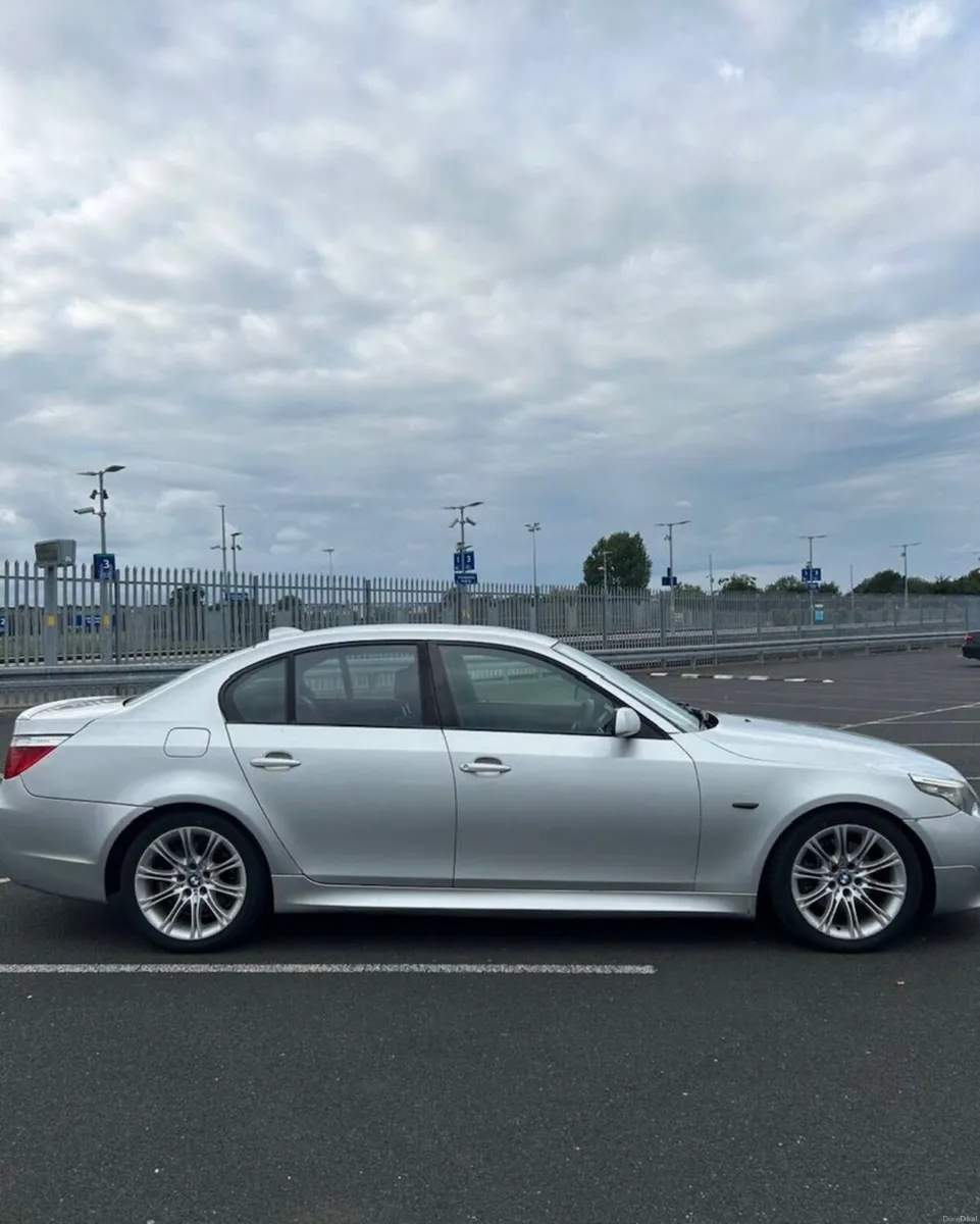 BMW 5-Series 2008 - Image 4