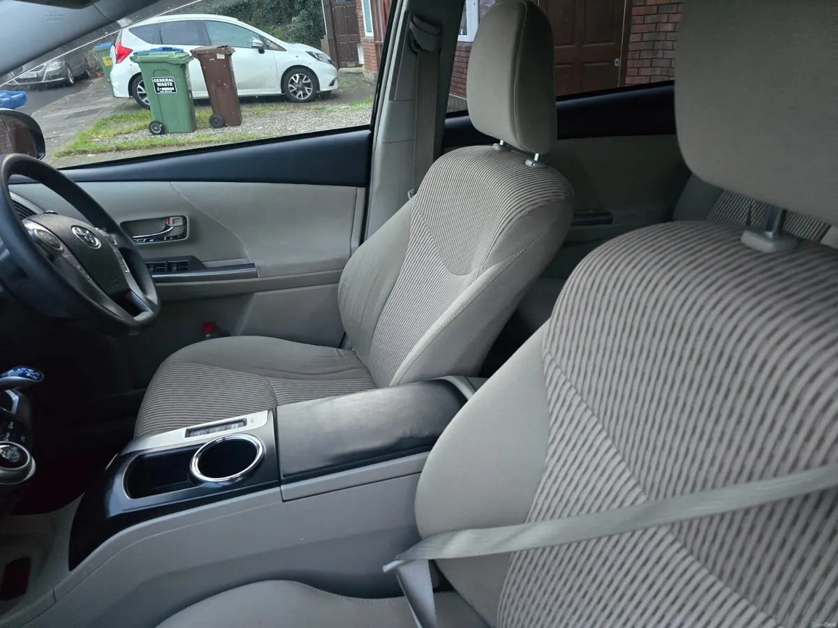 2015 Toyota Prius MPV Petrol Hybrid Black - Image 3