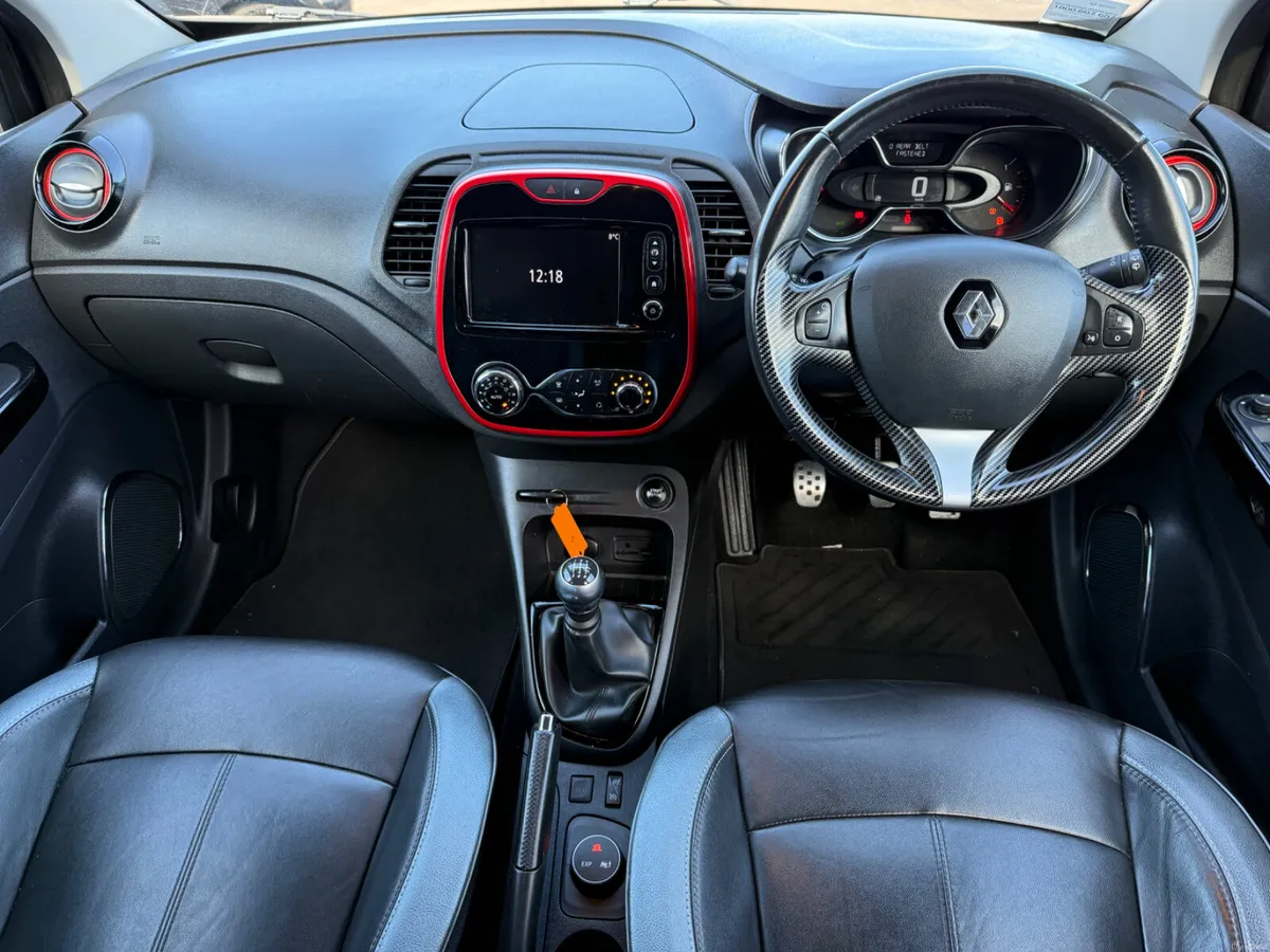 2017 Renault Captur 1.5D Signature X - Image 3