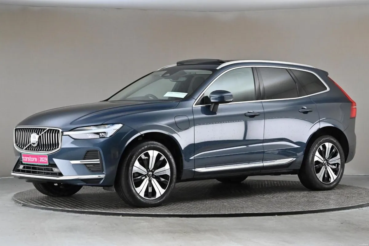 Volvo XC60 2.0 T6 CORE RECHARGE AWD **FULL LEATHER - Image 4