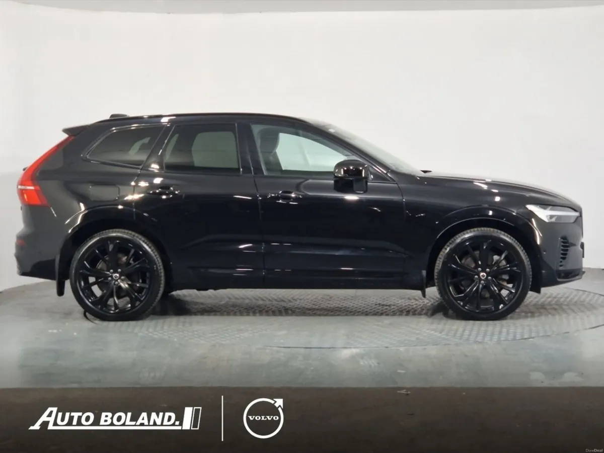 Volvo XC60 T6 PHEV Plus Black Edition - Image 4