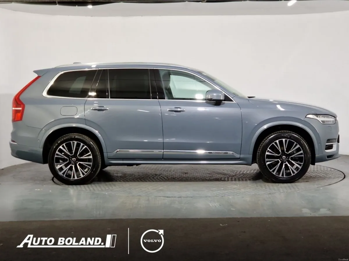 Volvo XC90 T8 PHEV Plus Bright - Image 4