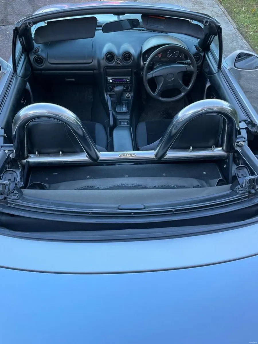 Mazda MX5 1.6 automatic convertible - Image 3