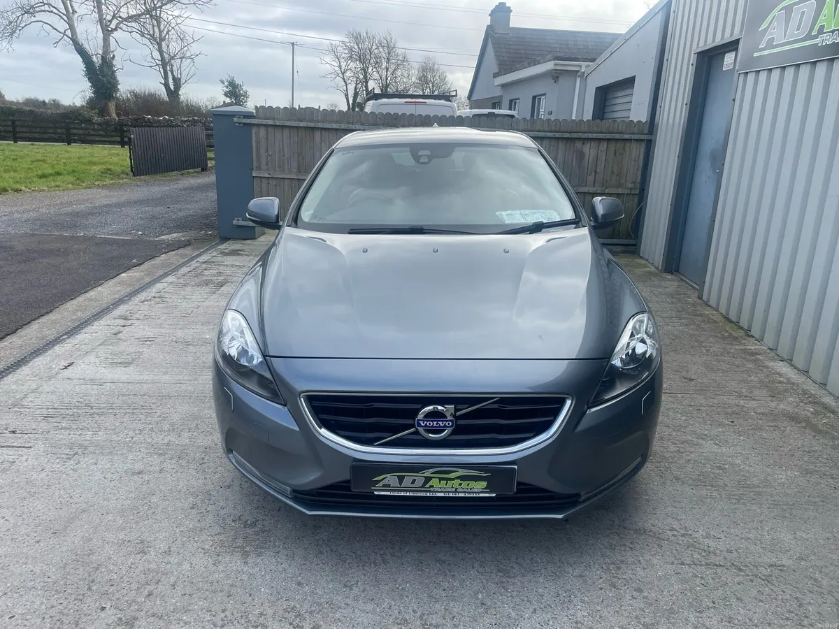Volvo v40 - Image 3