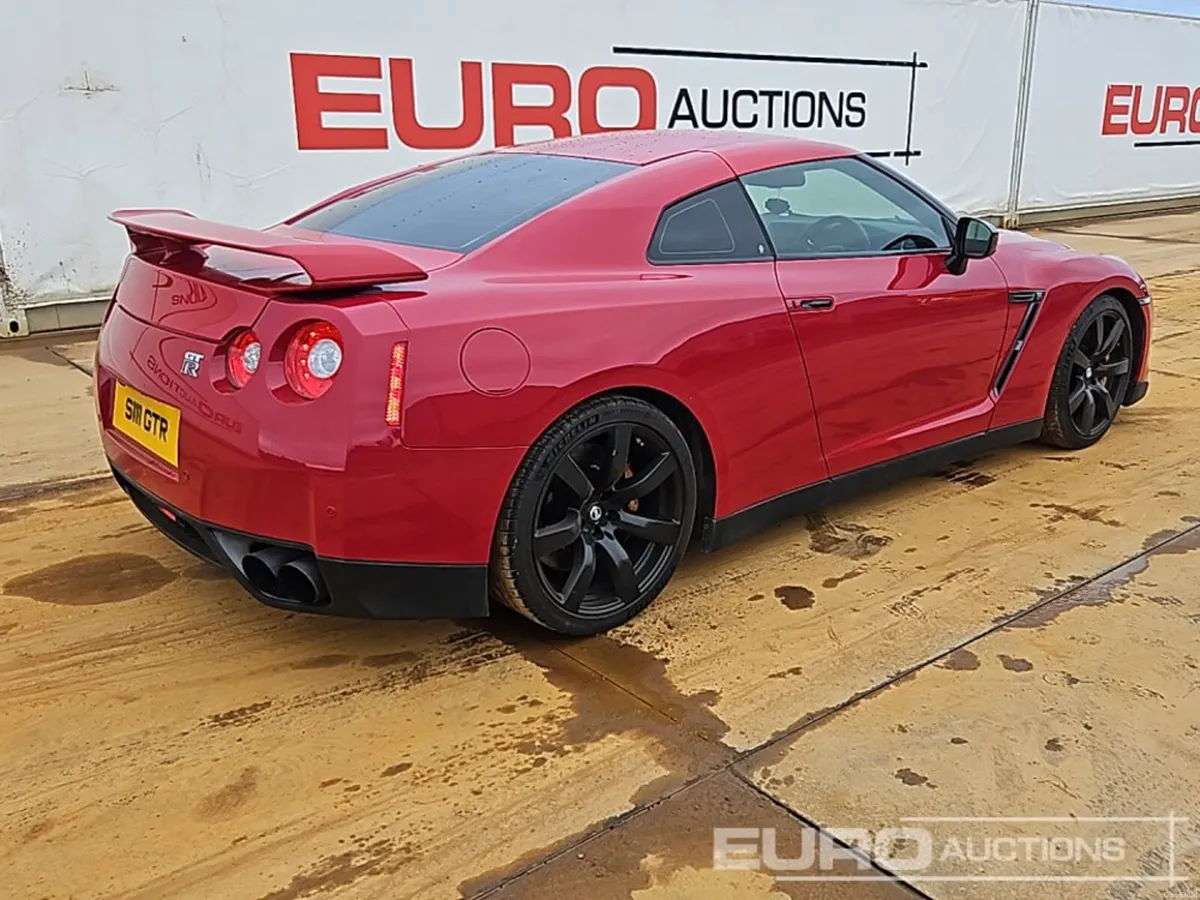 2009 Nissan GT-R - Image 4