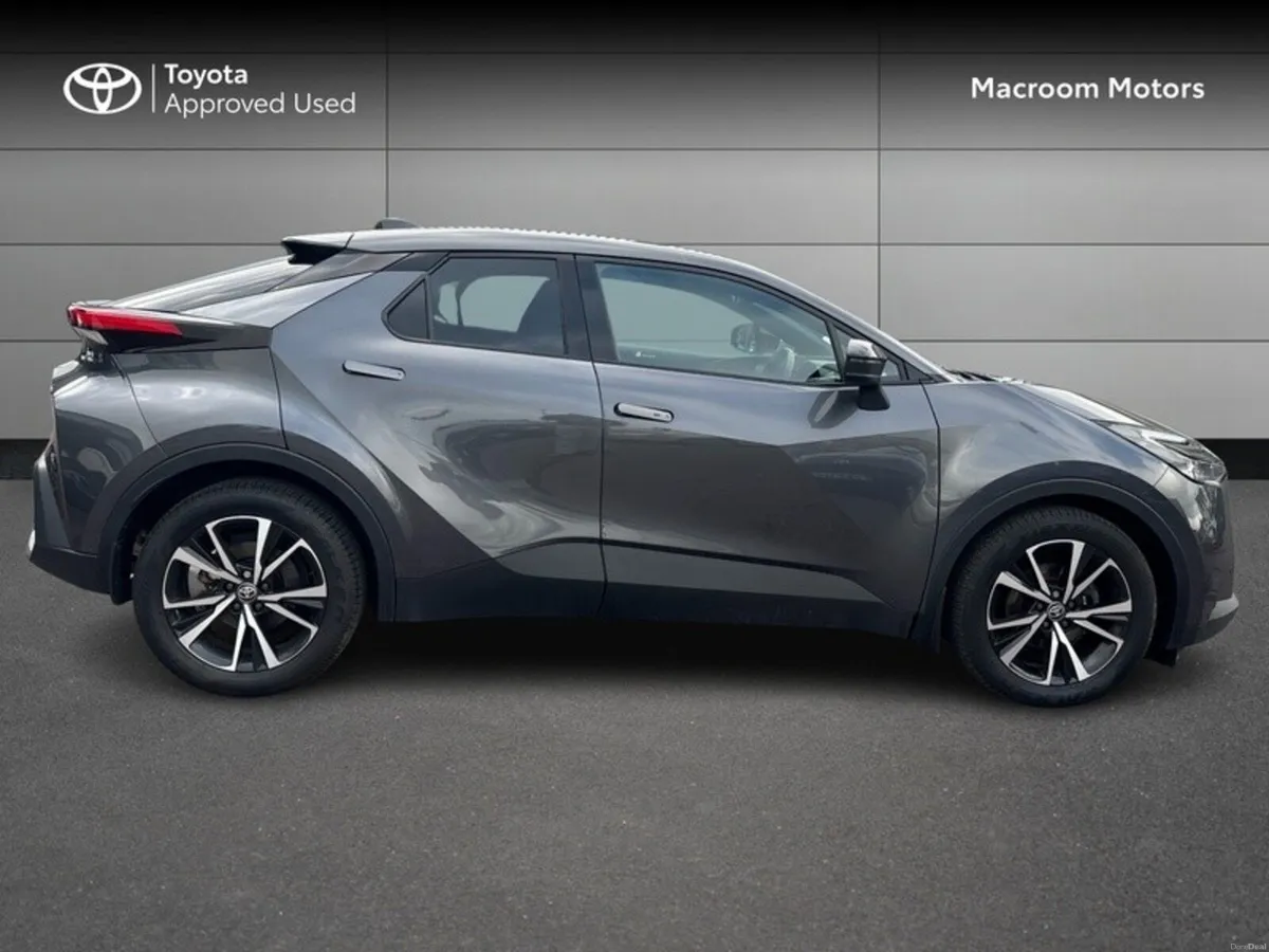 Toyota C-HR Hybrid Sport - Image 3