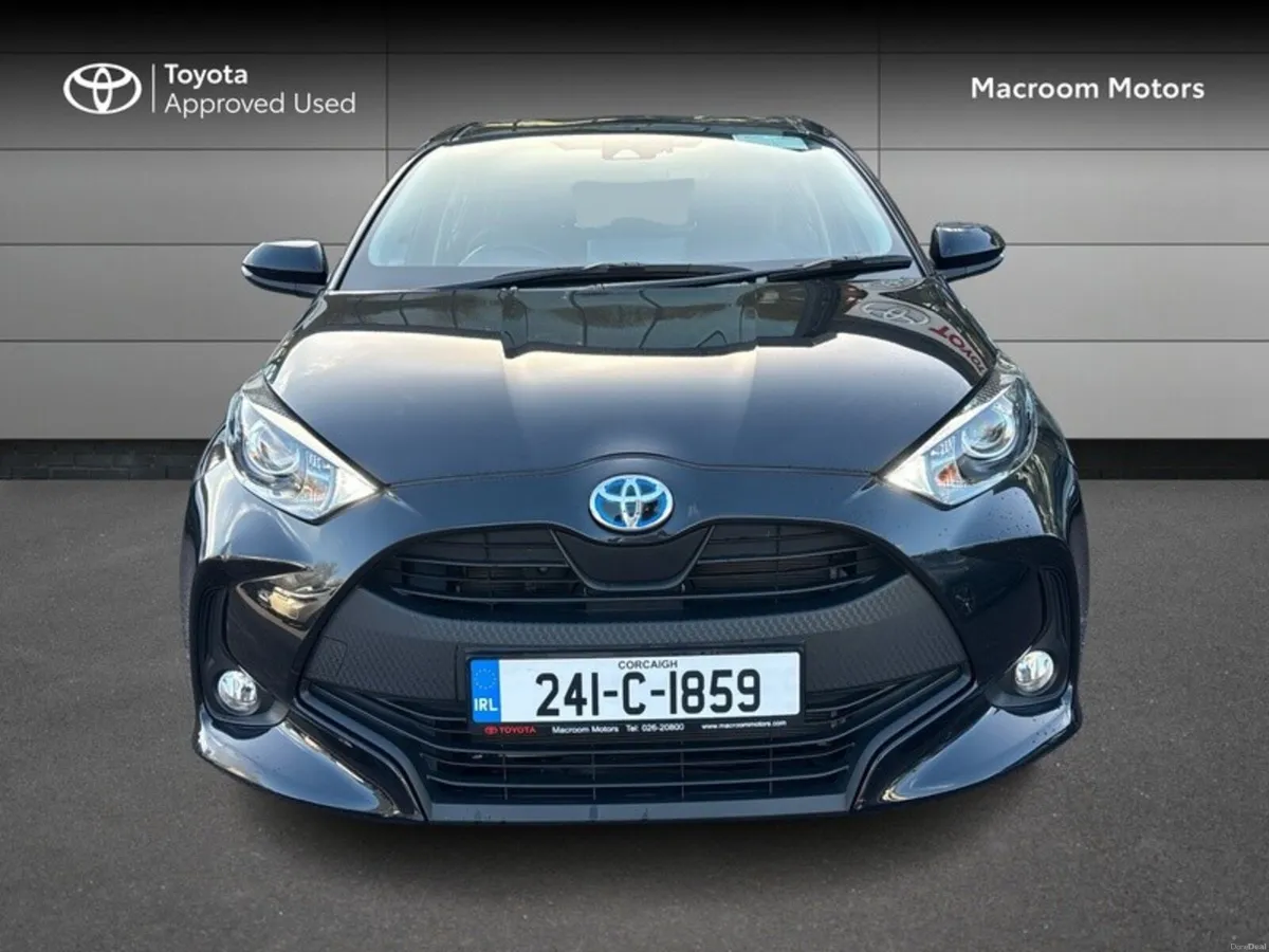 Toyota Yaris USED CAR SALE!! 1.5 HYBRID LUNA 4DR - Image 5