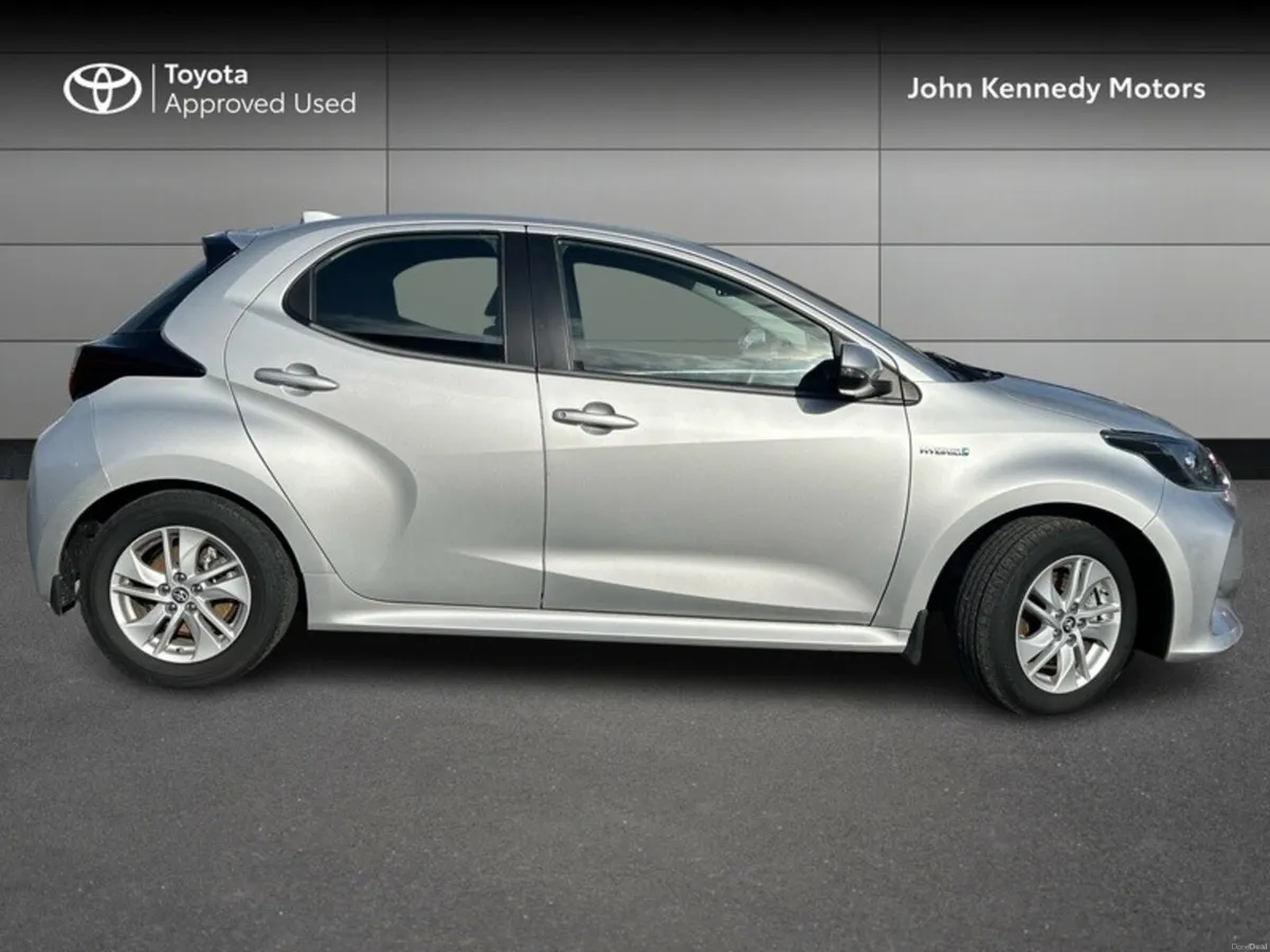 Toyota Yaris HYBRID LUNA 4DR AUTO - Image 3