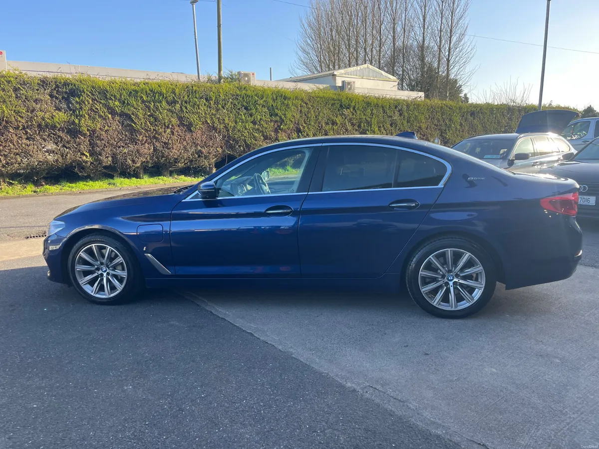 BMW 5-Series 2018**530e** - Image 4
