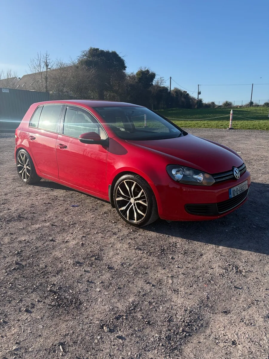 2010 Volkswagen Golf - Image 1