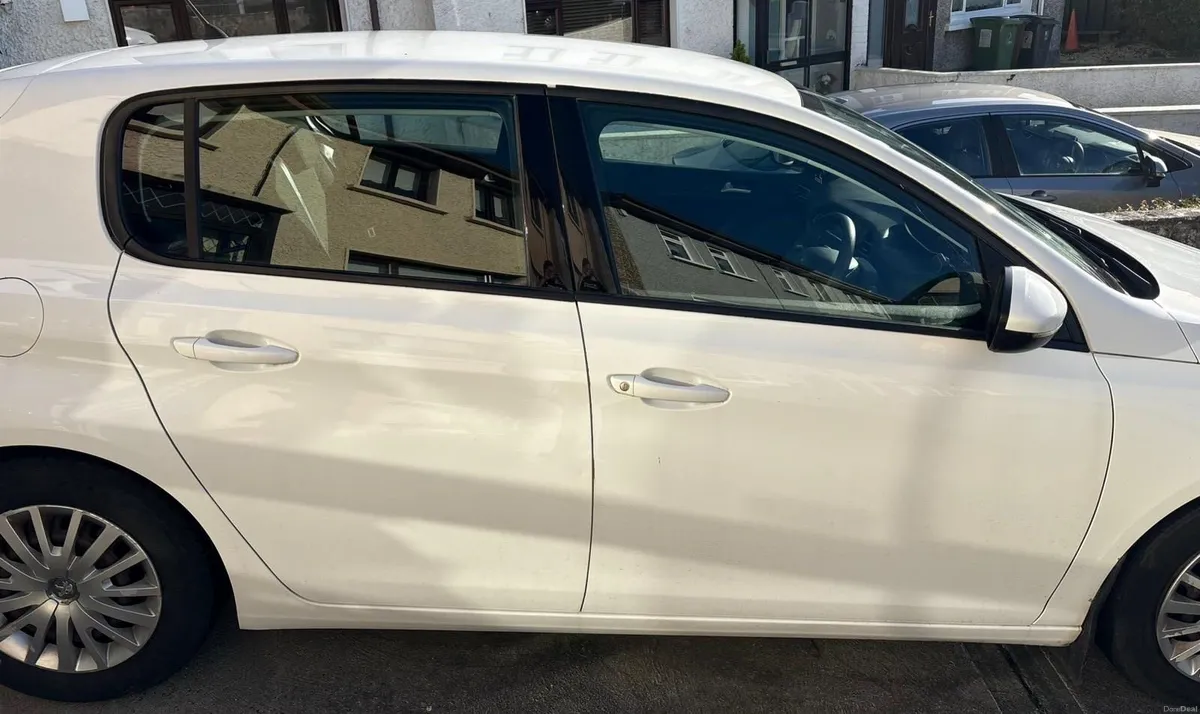 152 Peugeot 308 white - Image 3
