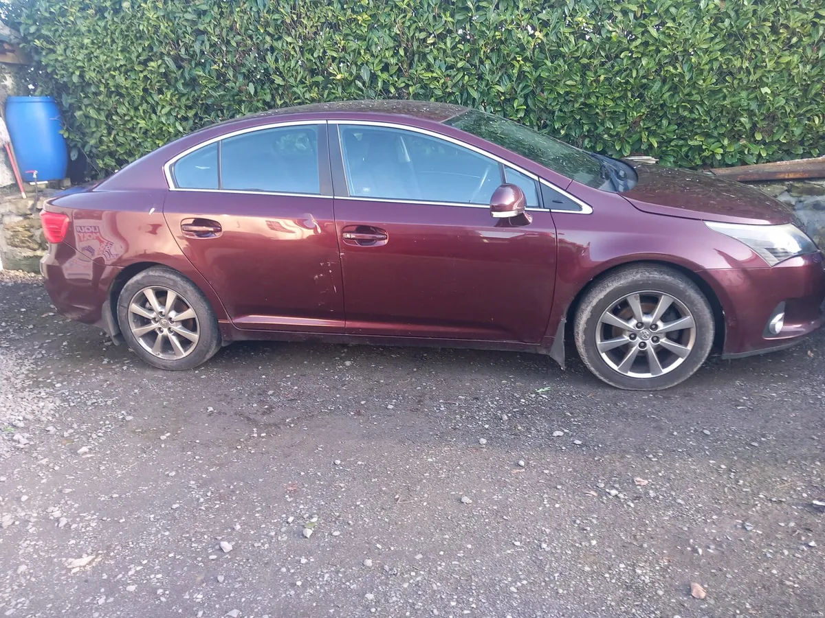12toyota avensis diesel - Image 1