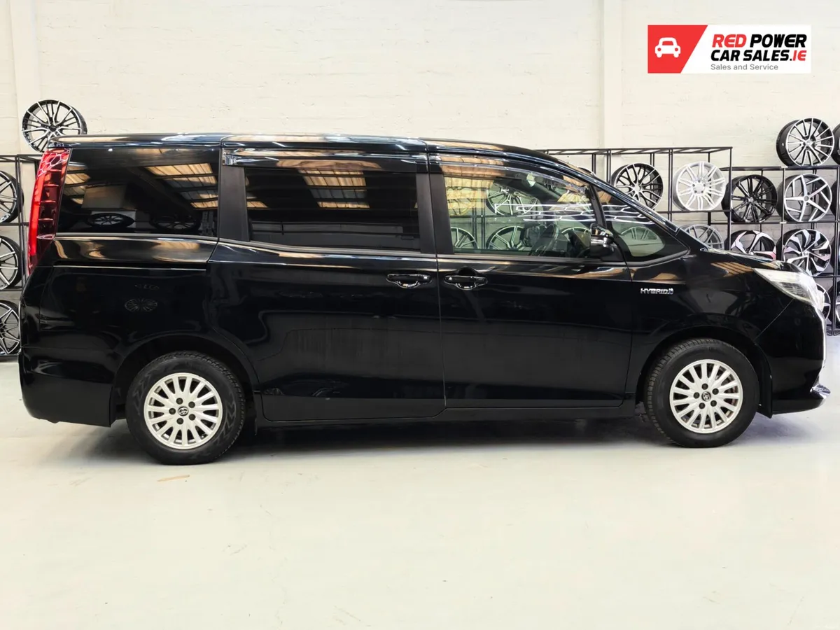 Toyota Noah 2015 MPV 1.8 PETROL HYBRID - Image 3