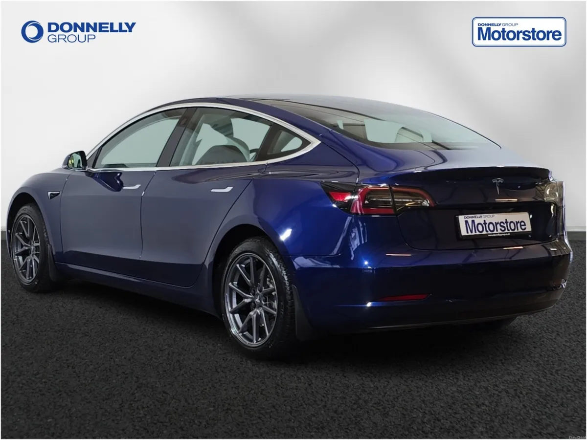 Tesla Model 3 Saloon Standard Plus - Image 2