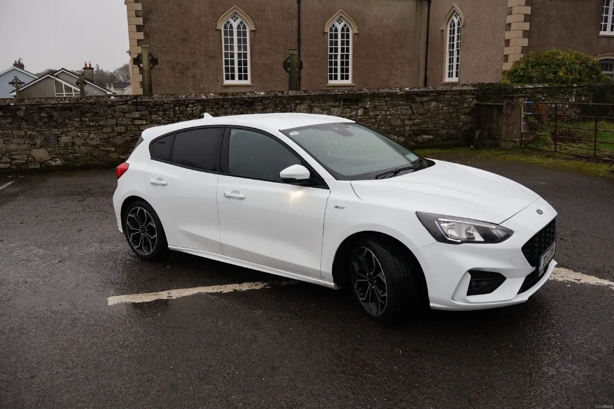 Ford Focus 2020 - Image 2