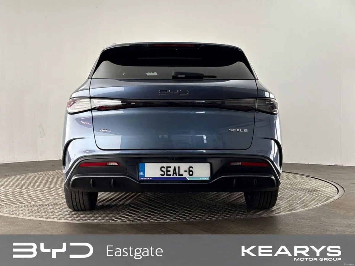 BYD Seal 6 Comfort Touring  Pan roof, heated seats - Image 6