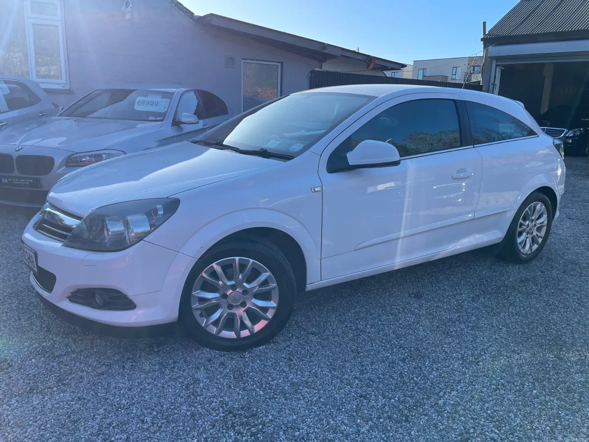 10  Astra 1.7 CDTI – 3 Door – Spotless Example - Image 3