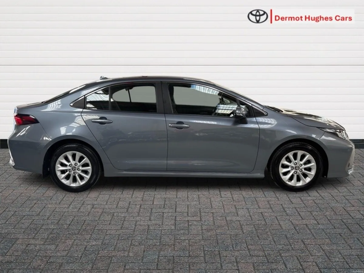 Toyota Corolla HYBRID LUNA AUTO - Image 3