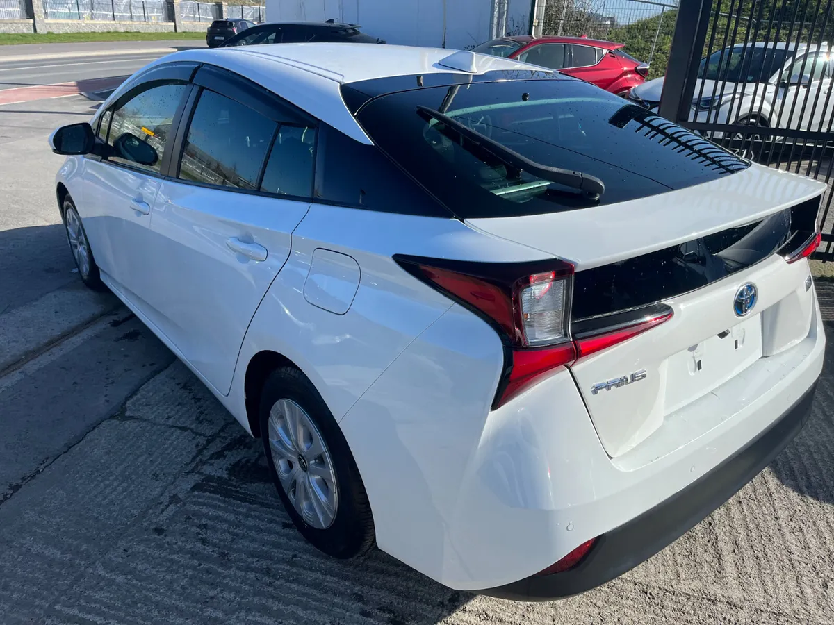 TOYOTA PRIUS 2020, 1.8 HYBRID AUTO LOW KM CAMERA - Image 4