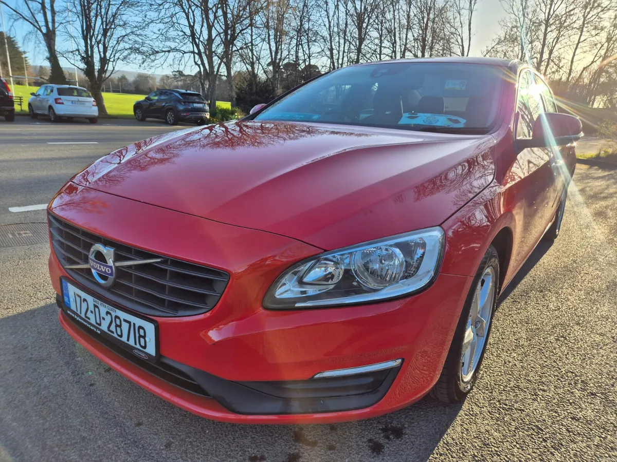 Stunning Volvo S60 2017 ONLY 1 OWNER - Image 3