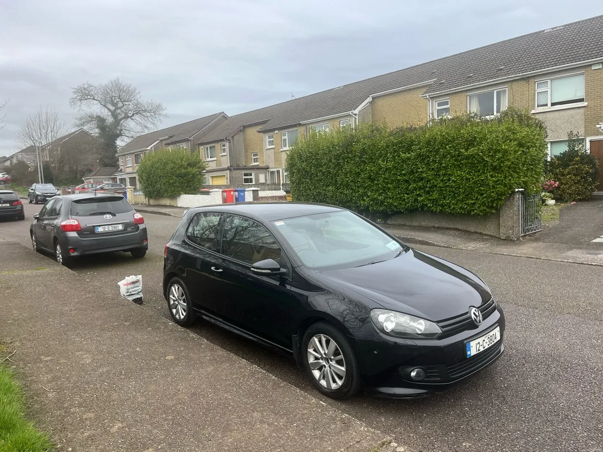 2012 Volkswagen Golf 1.6 TDI 2Dr - Leather - 118km - Image 3