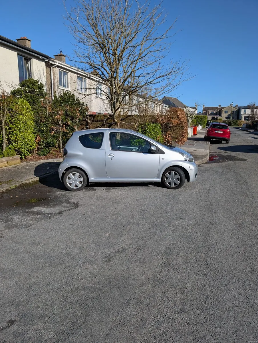 Toyota Aygo 2011 - Image 2