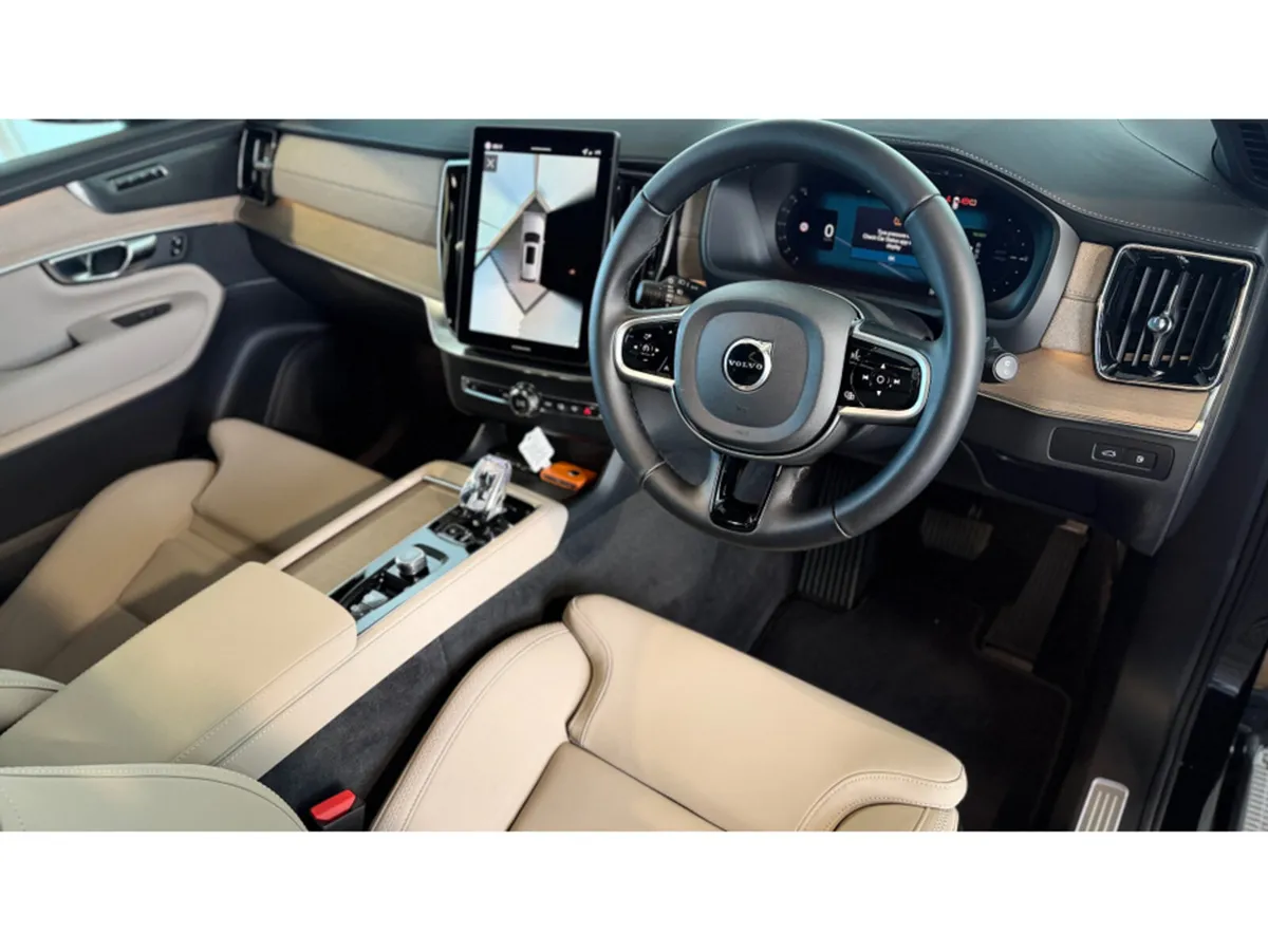 Volvo XC90 + T8 PLUS*BEIGE LEATHER *PAN ROOF* - Image 3