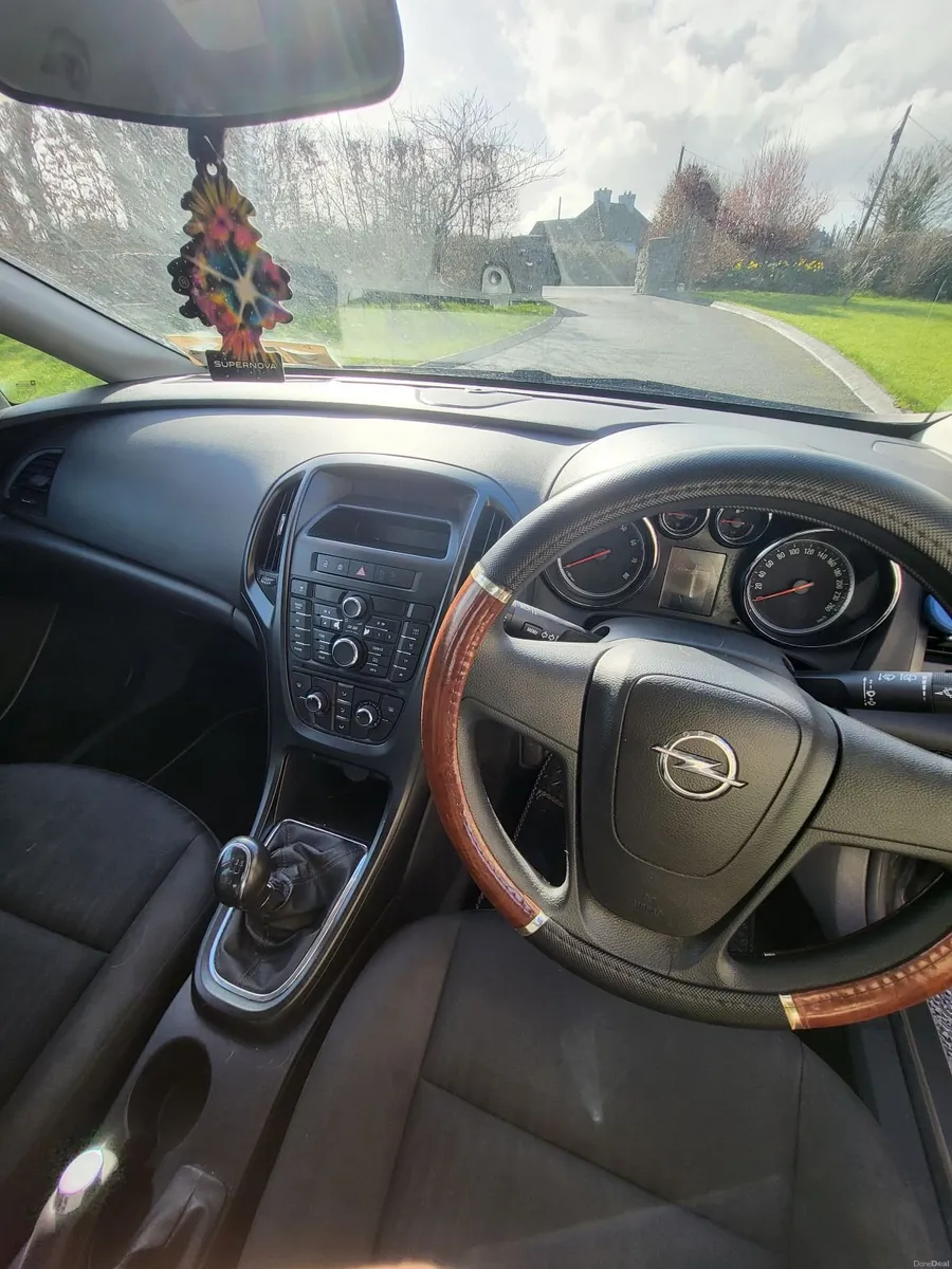 Opel Astra 2012 - Image 3