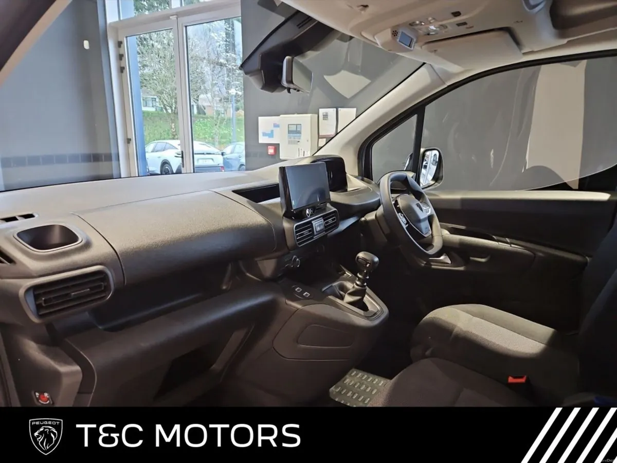 Peugeot Partner Professional Premium - Huge Spec 5 - Image 4