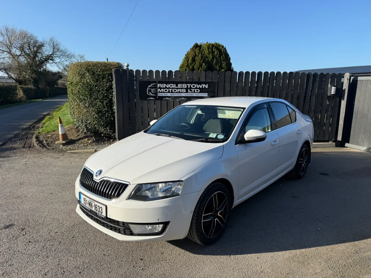 2015 Skoda Octavia Ambition 2.0 TDI - Image 3